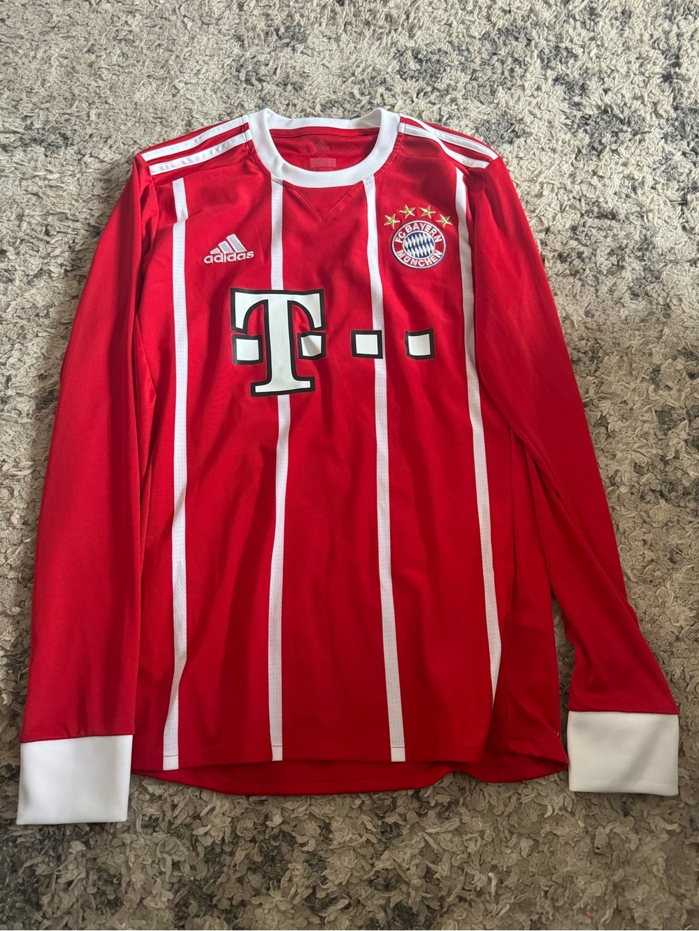 adidas Red & White FC Bayern Munich men’s xs Long-Sleeve Soccer Jersey